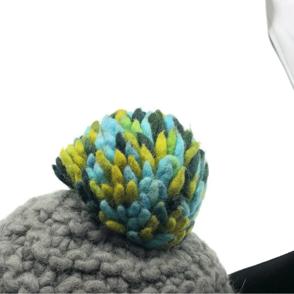 MOSHIKI Beanie Hat Pom Pom Knit Wool Made in Nepal Lined Warm Winter Women Snow